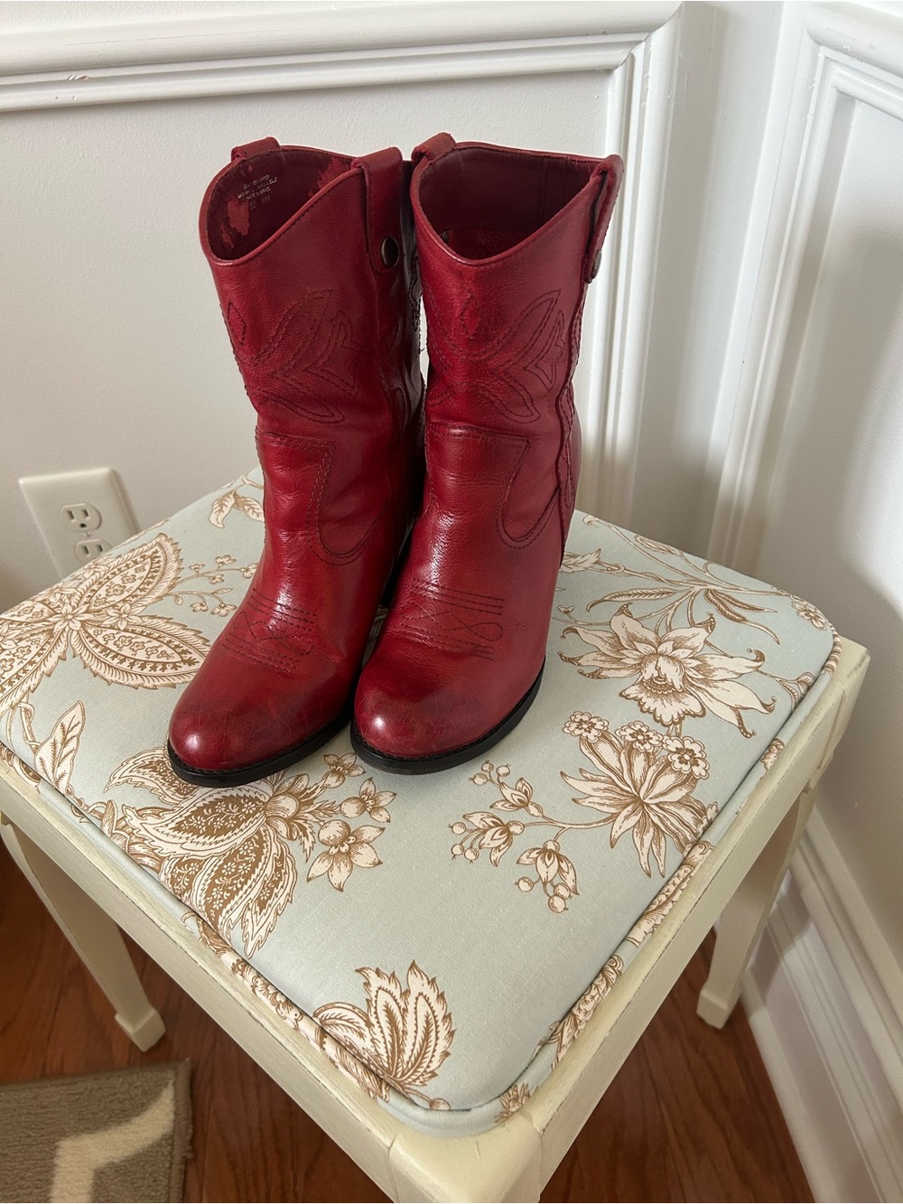 Red Women's Leather Cowboy Boots ankle boots. Leather uppers, man made lining.